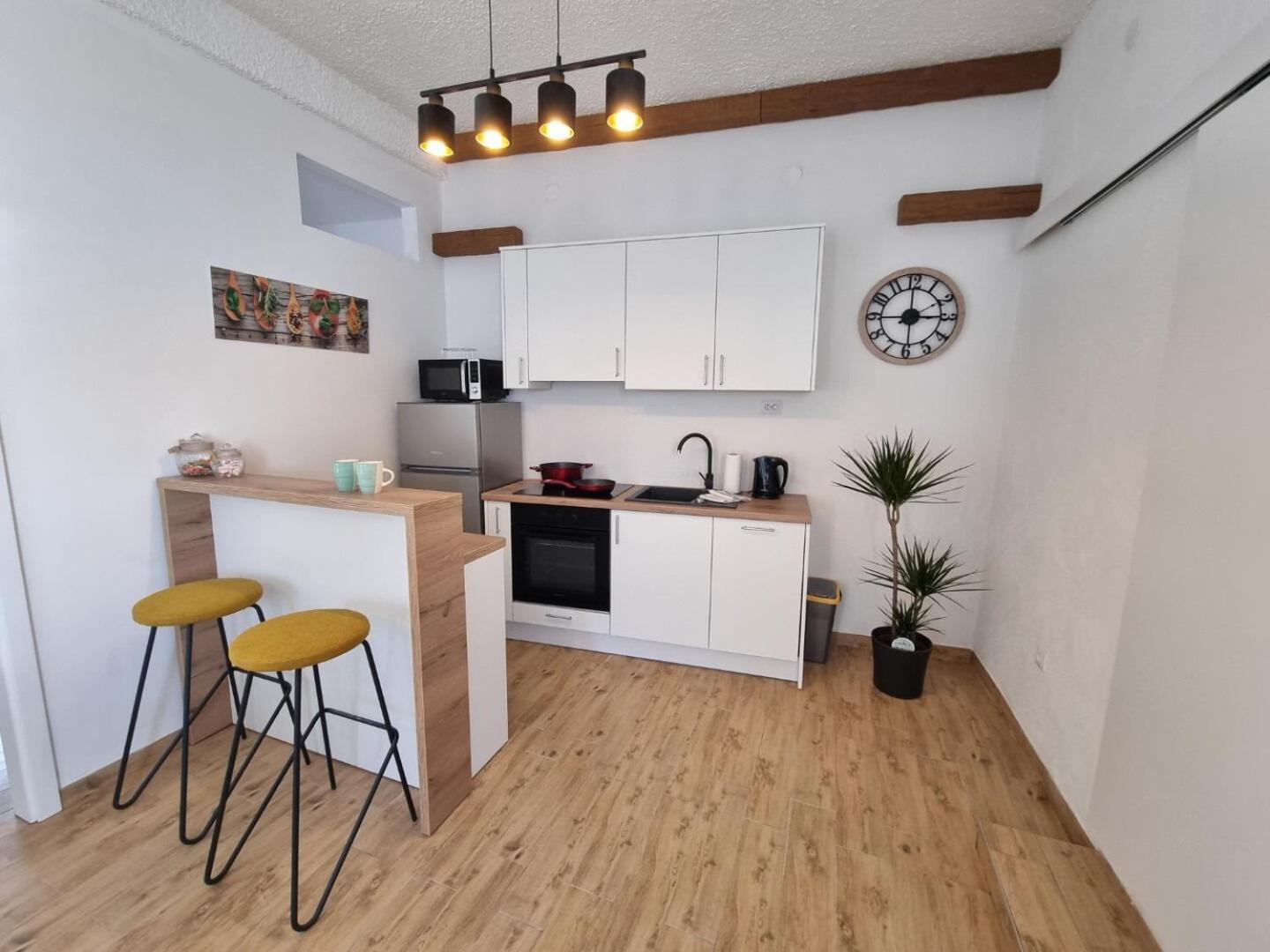 Apartments Gogi Живогоще Екстер'єр фото